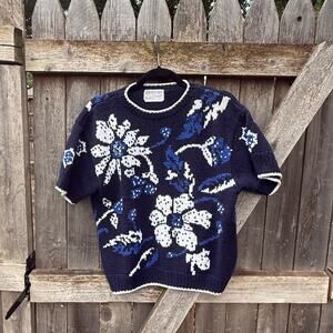 VTG short sleeve navy blue SWEATER white bright blue flowers Medium Heirlooms